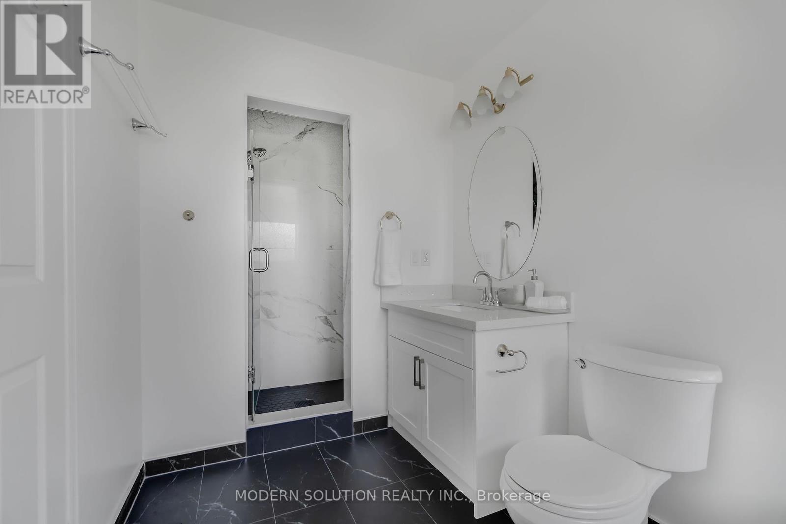 Photo 16 of 4806 Crystal Rose Drive S, Mississauga ON