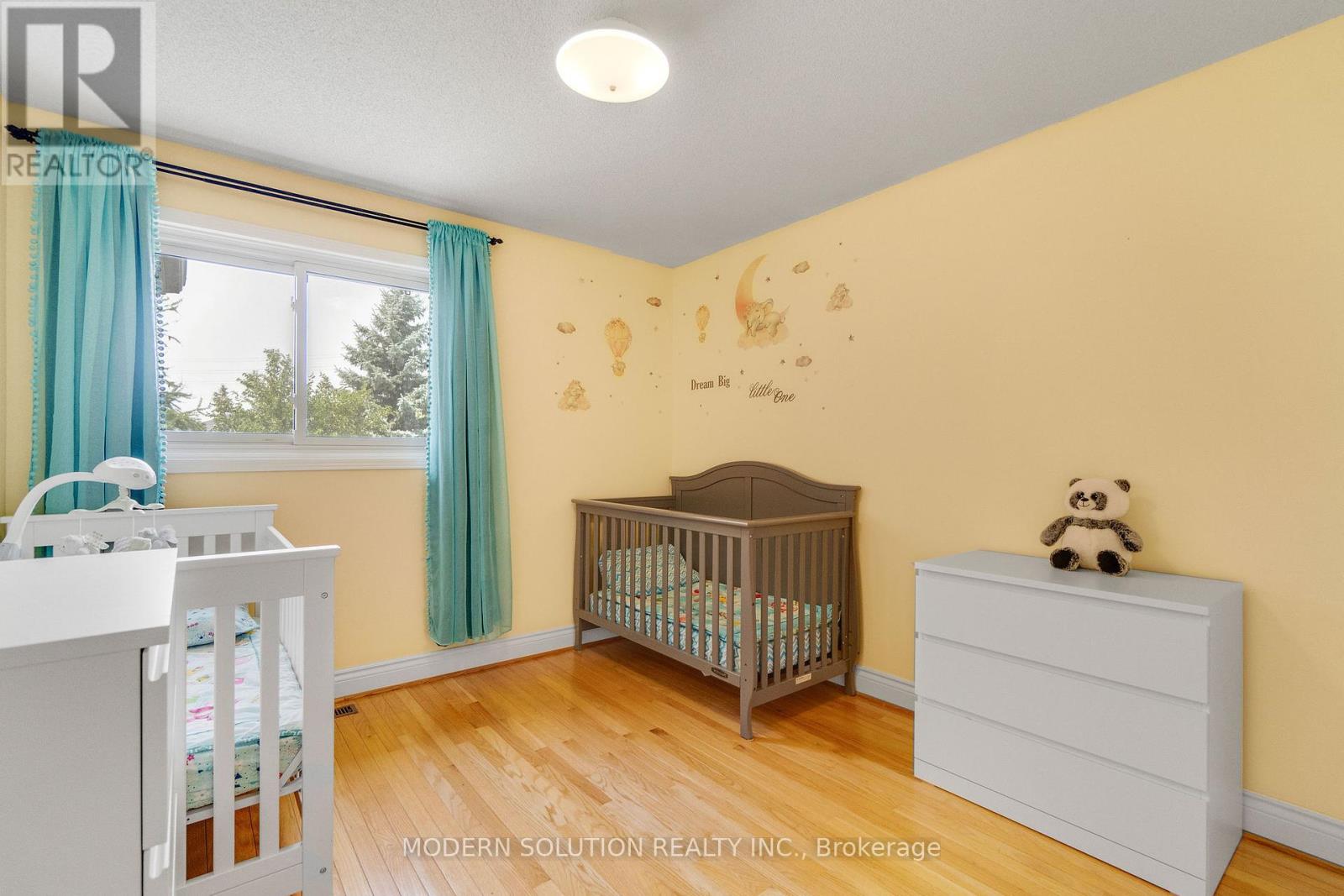 Photo 17 of 4806 Crystal Rose Drive S, Mississauga ON