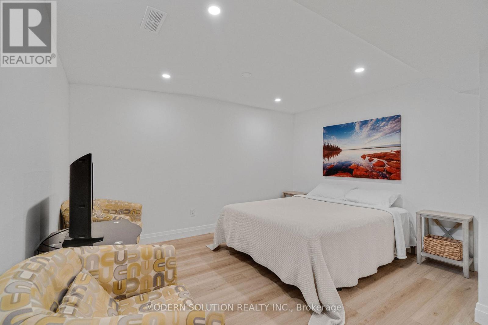 Photo 24 of 4806 Crystal Rose Drive S, Mississauga ON
