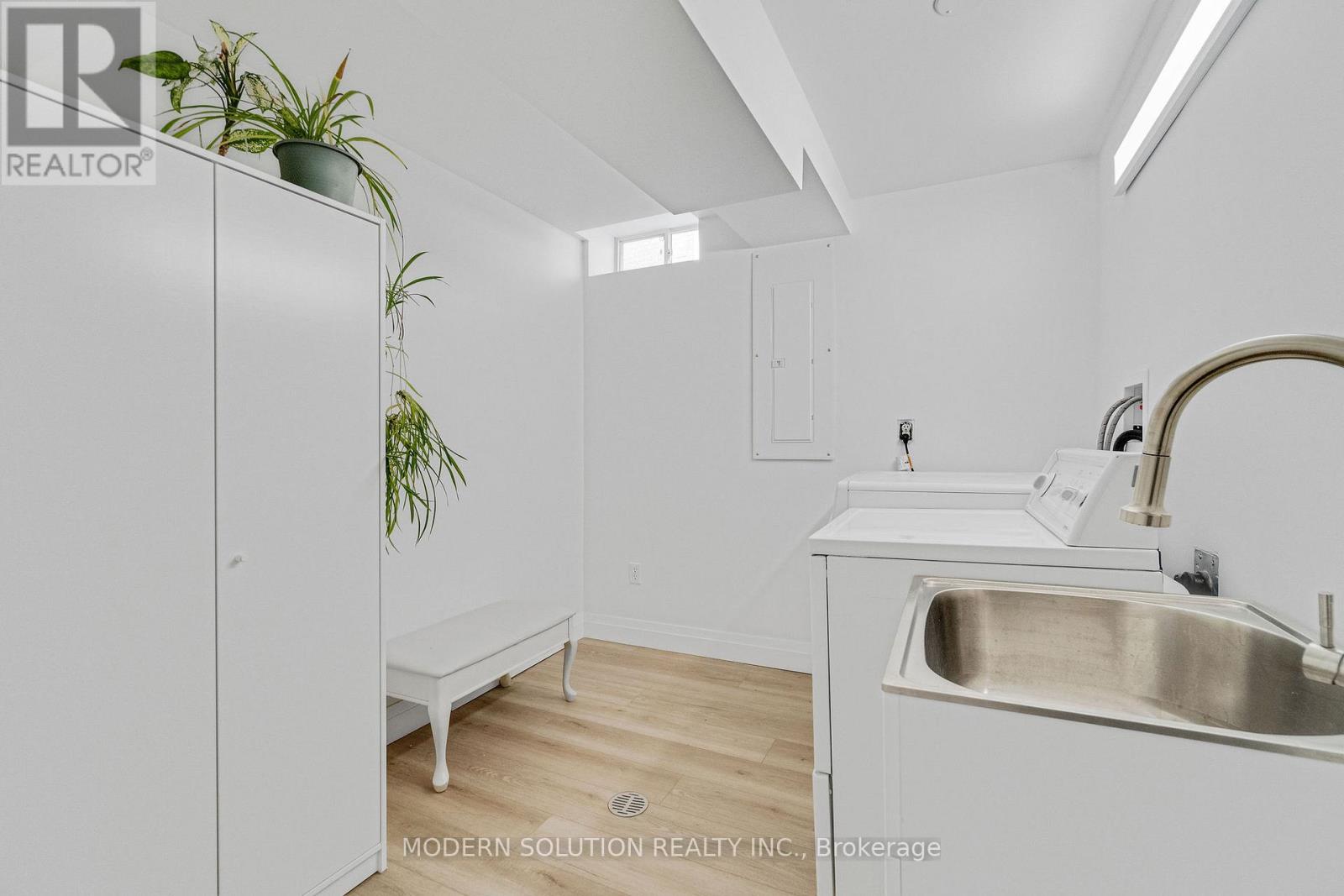 Photo 25 of 4806 Crystal Rose Drive S, Mississauga ON