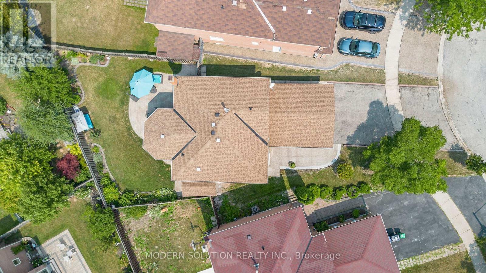 Photo 3 of 4806 Crystal Rose Drive S, Mississauga ON