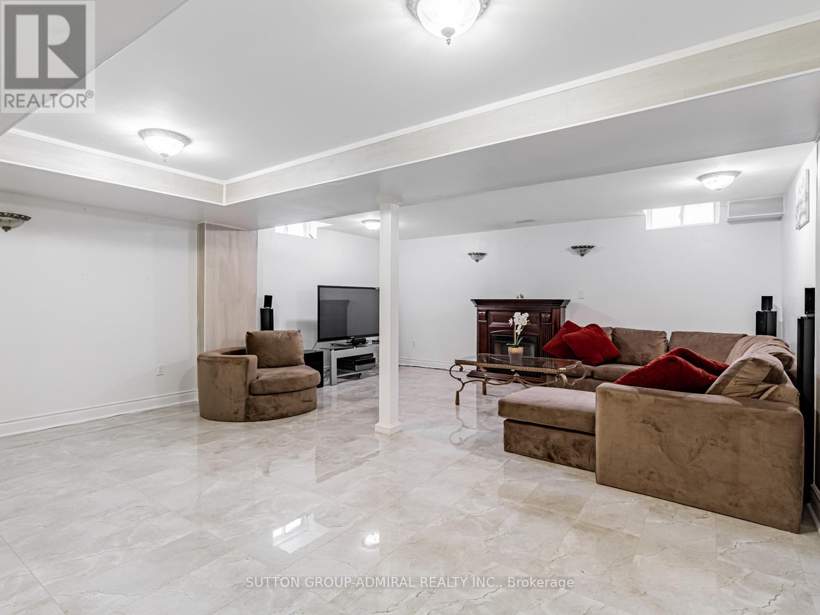 Photo 25 of 185 Foxfield Crescent, Vaughan ON