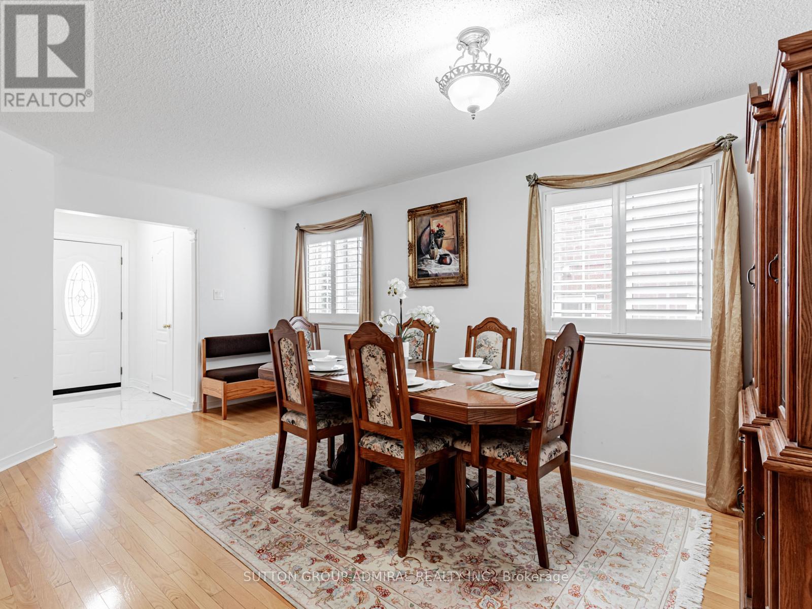 Photo 6 of 185 Foxfield Crescent, Vaughan ON