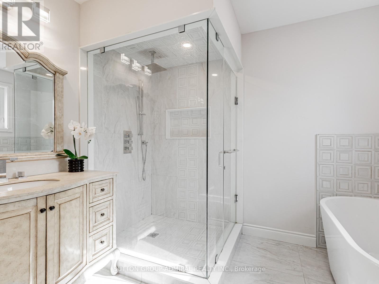 Photo 20 of 185 Foxfield Crescent, Vaughan ON