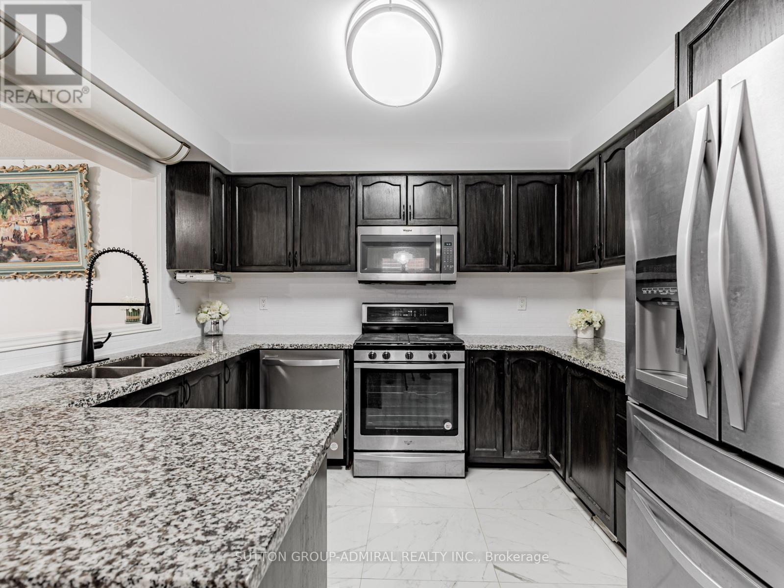Photo 12 of 185 Foxfield Crescent, Vaughan ON
