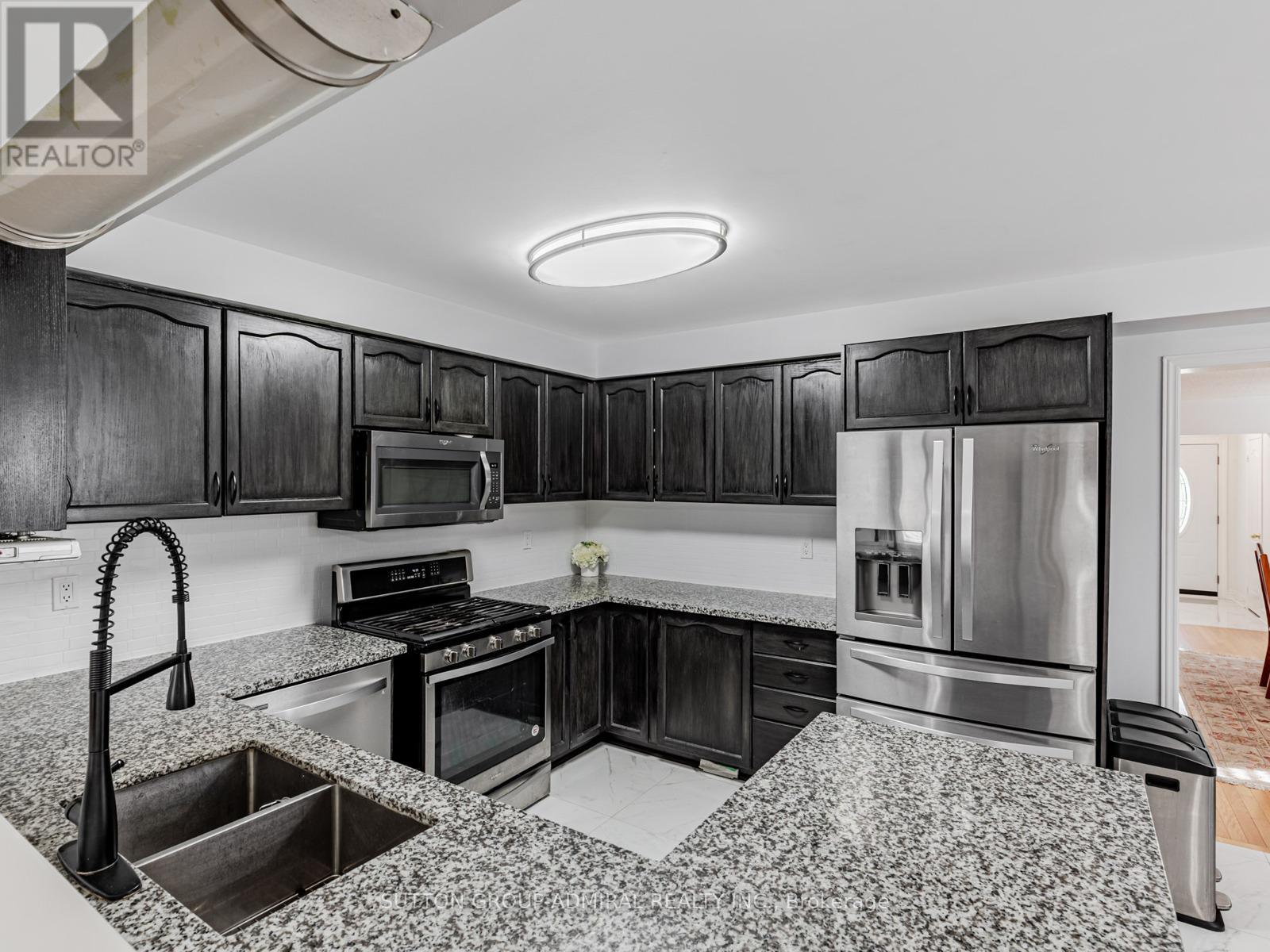 Photo 13 of 185 Foxfield Crescent, Vaughan ON