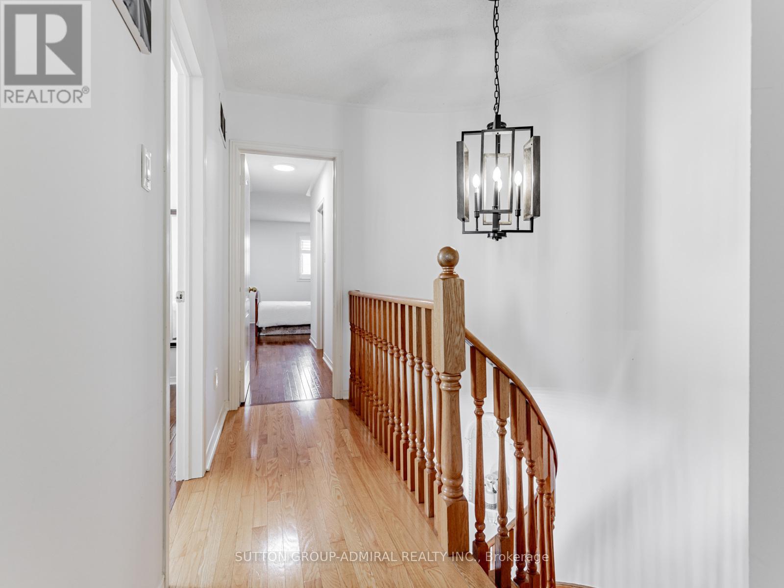 Photo 17 of 185 Foxfield Crescent, Vaughan ON