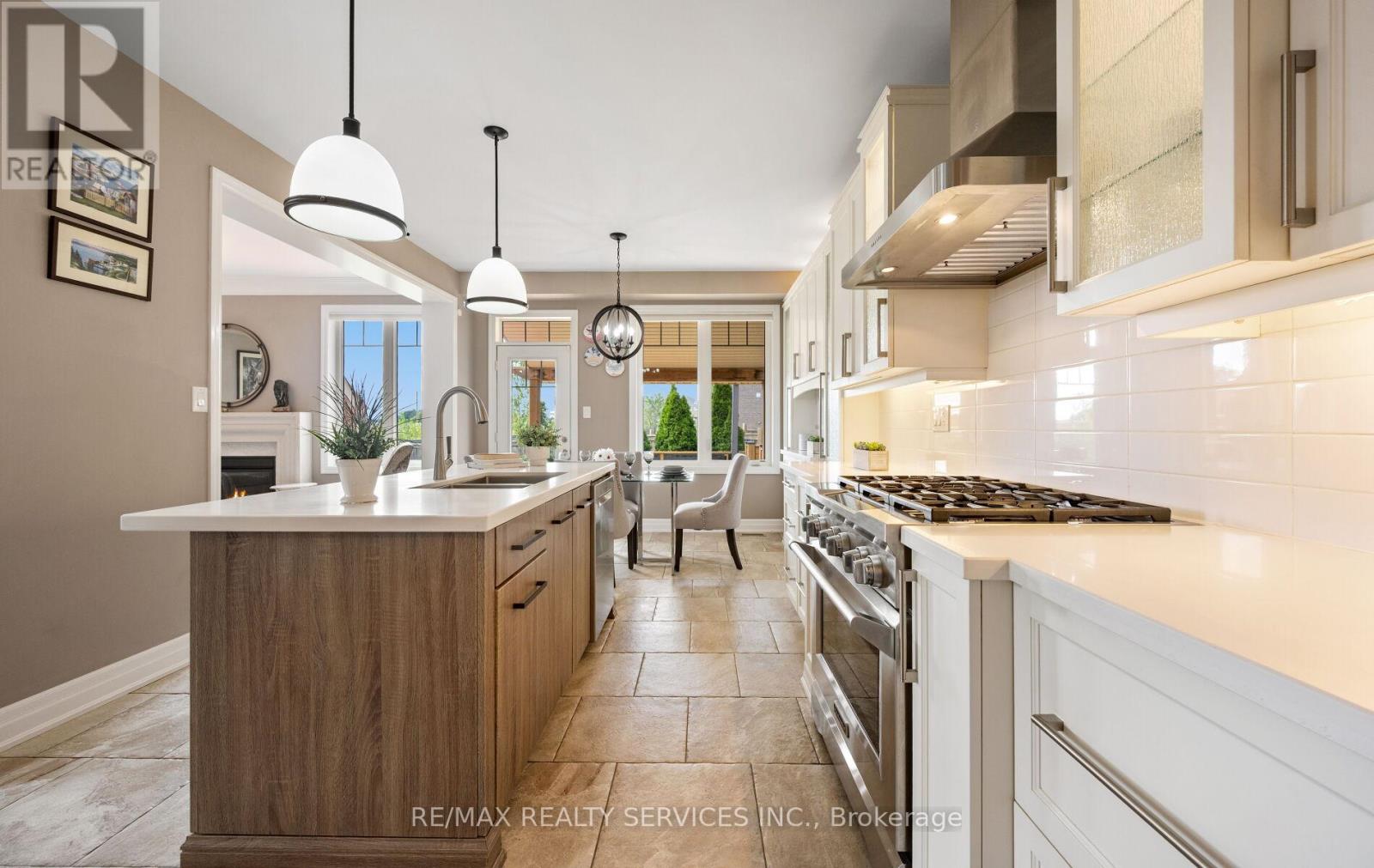 Photo 16 of 182 Tysonville Circle, Brampton ON