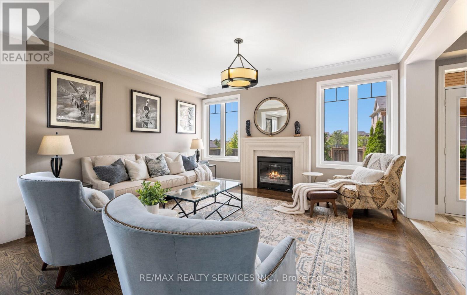 Photo 8 of 182 Tysonville Circle, Brampton ON