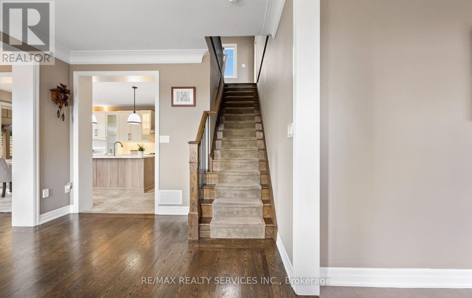 Photo 18 of 182 Tysonville Circle, Brampton ON