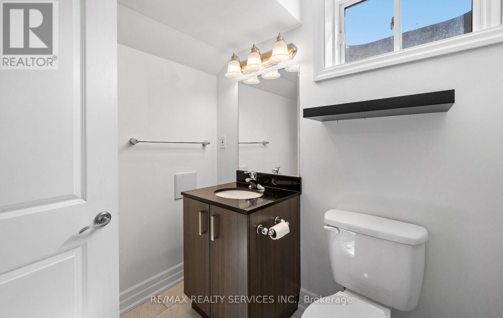 Photo 37 of 182 Tysonville Circle, Brampton ON