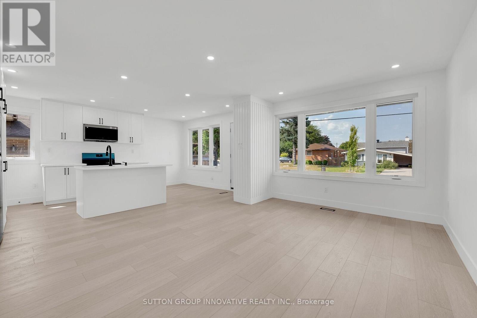 Photo 17 of 4 Lilacside Drive, Hamilton ON