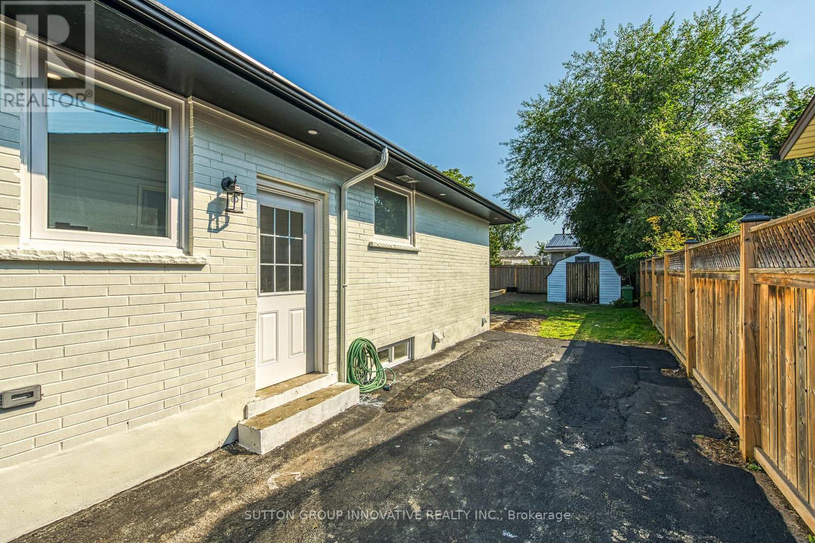Photo 39 of 4 Lilacside Drive, Hamilton ON