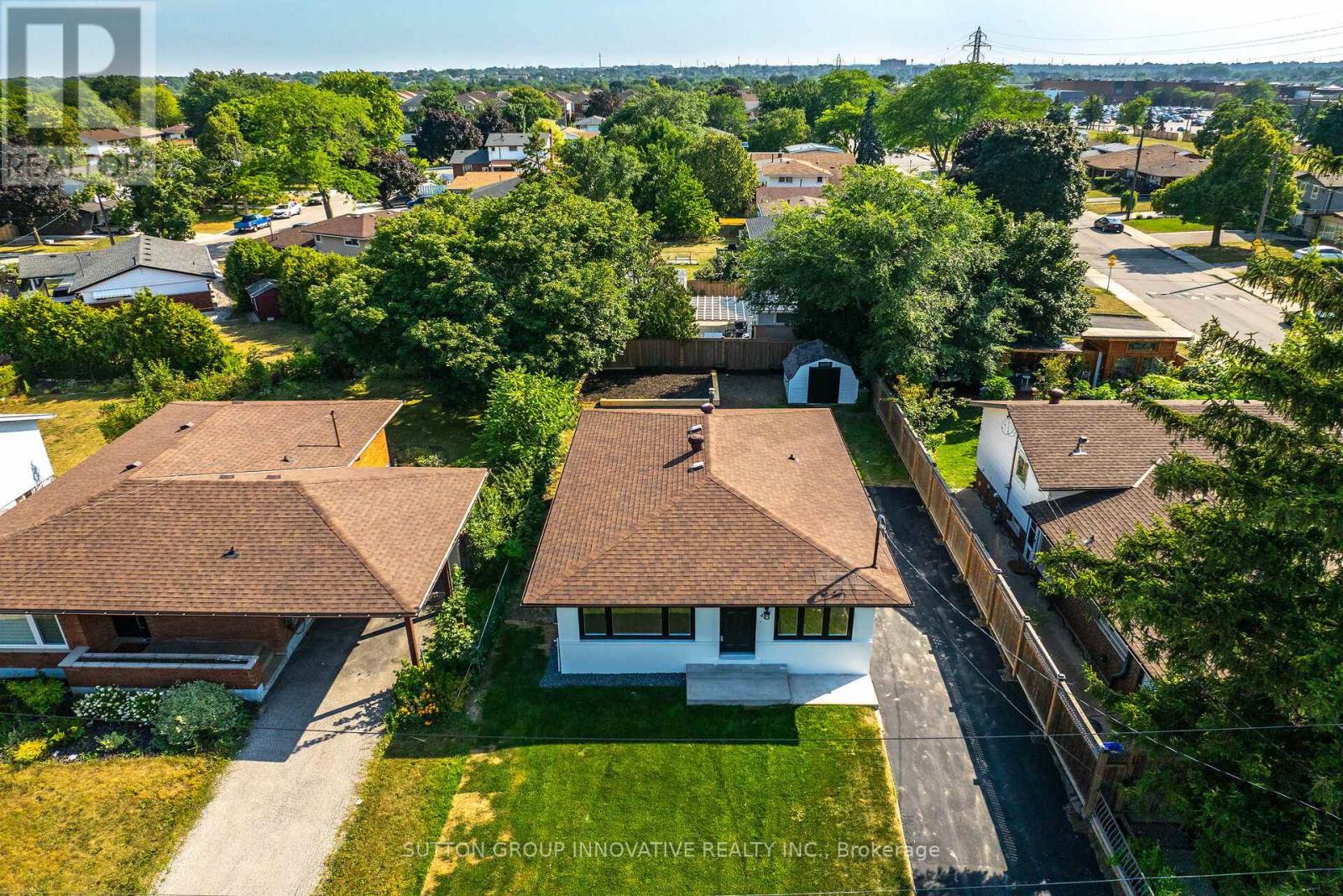 Photo 42 of 4 Lilacside Drive, Hamilton ON