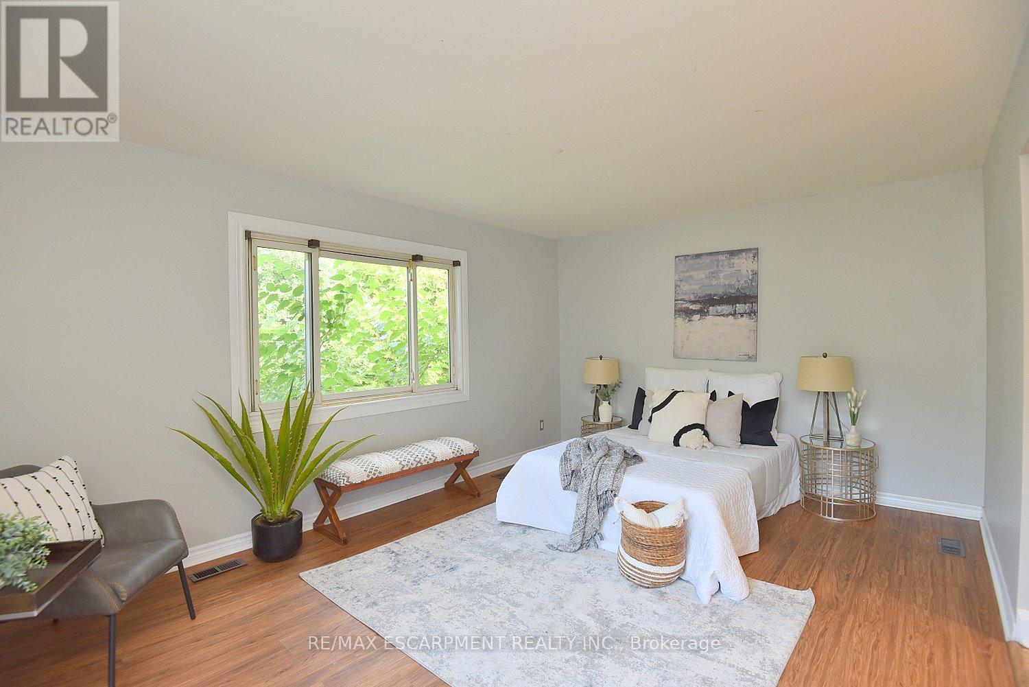 Photo 14 of 82 East 38th Street, Hamilton ON