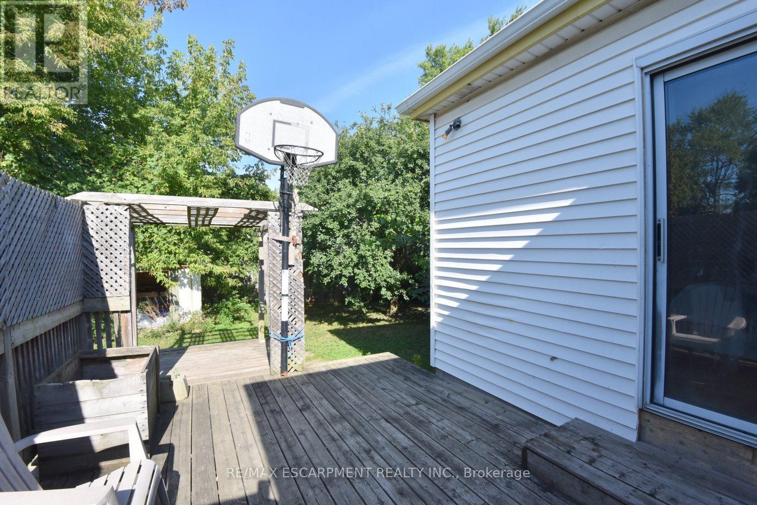 Photo 29 of 82 East 38th Street, Hamilton ON