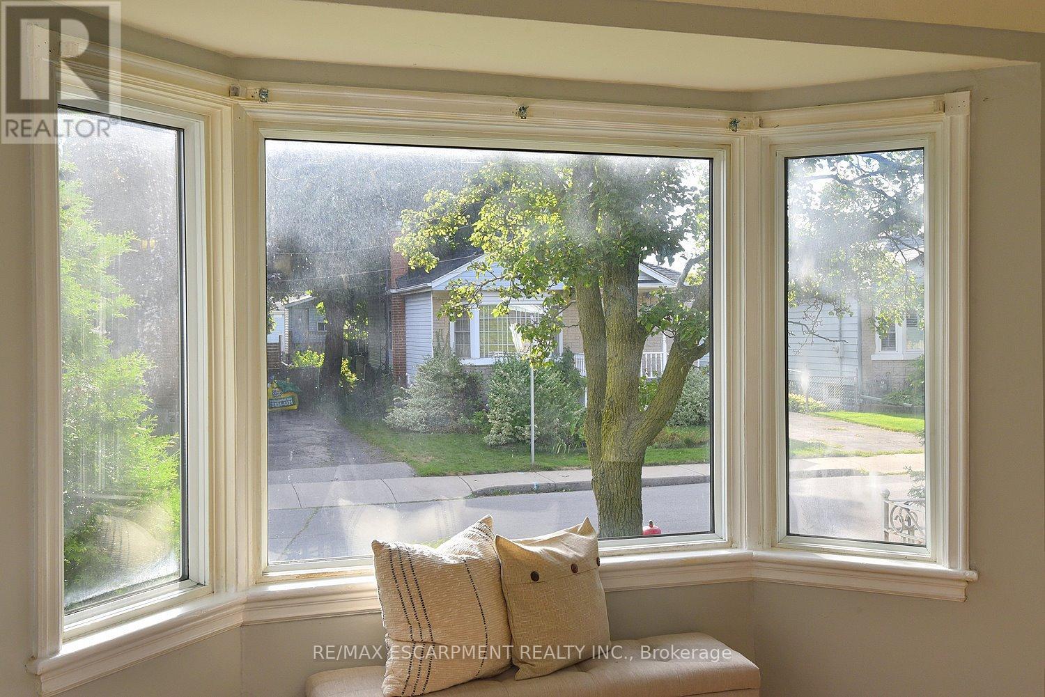 Photo 6 of 82 East 38th Street, Hamilton ON