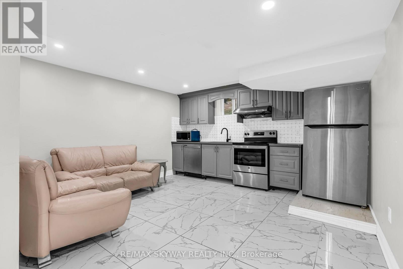 Photo 33 of 7 Jenner Court, Cambridge ON