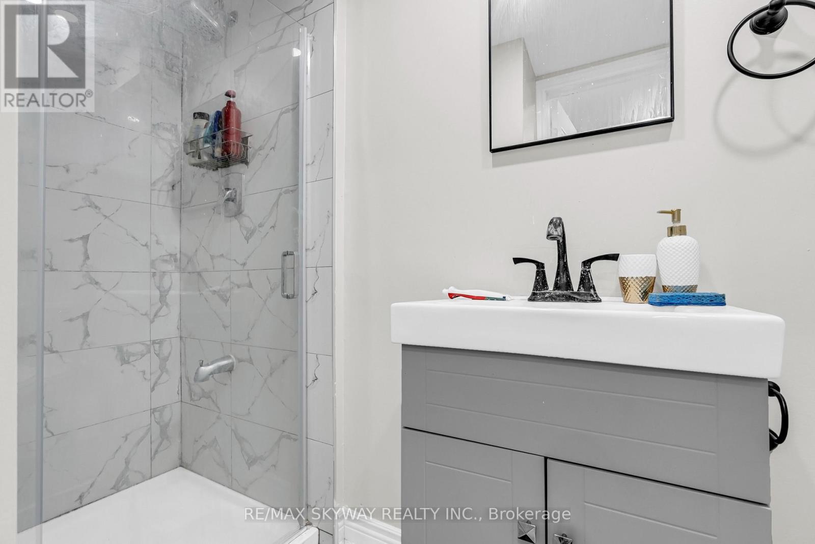 Photo 39 of 7 Jenner Court, Cambridge ON