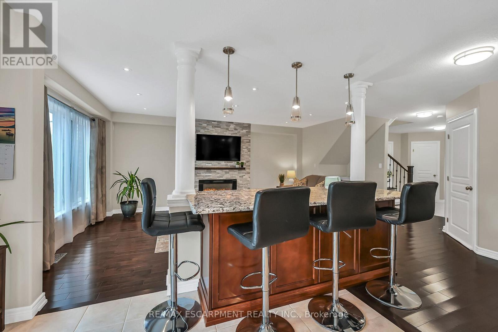Photo 18 of 70 Escarpment Drive, Hamilton ON