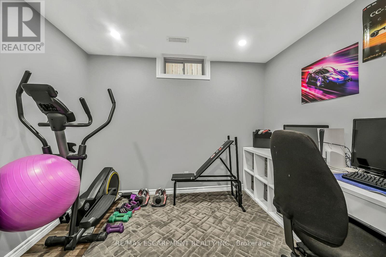 Photo 40 of 70 Escarpment Drive, Hamilton ON
