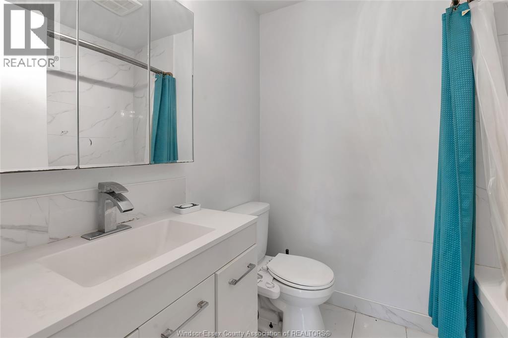 Photo 11 of 1388 Cottage Place, Windsor ON