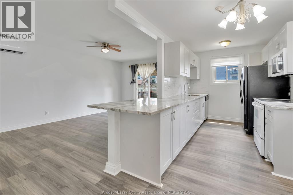 Photo 3 of 1388 Cottage Place, Windsor ON