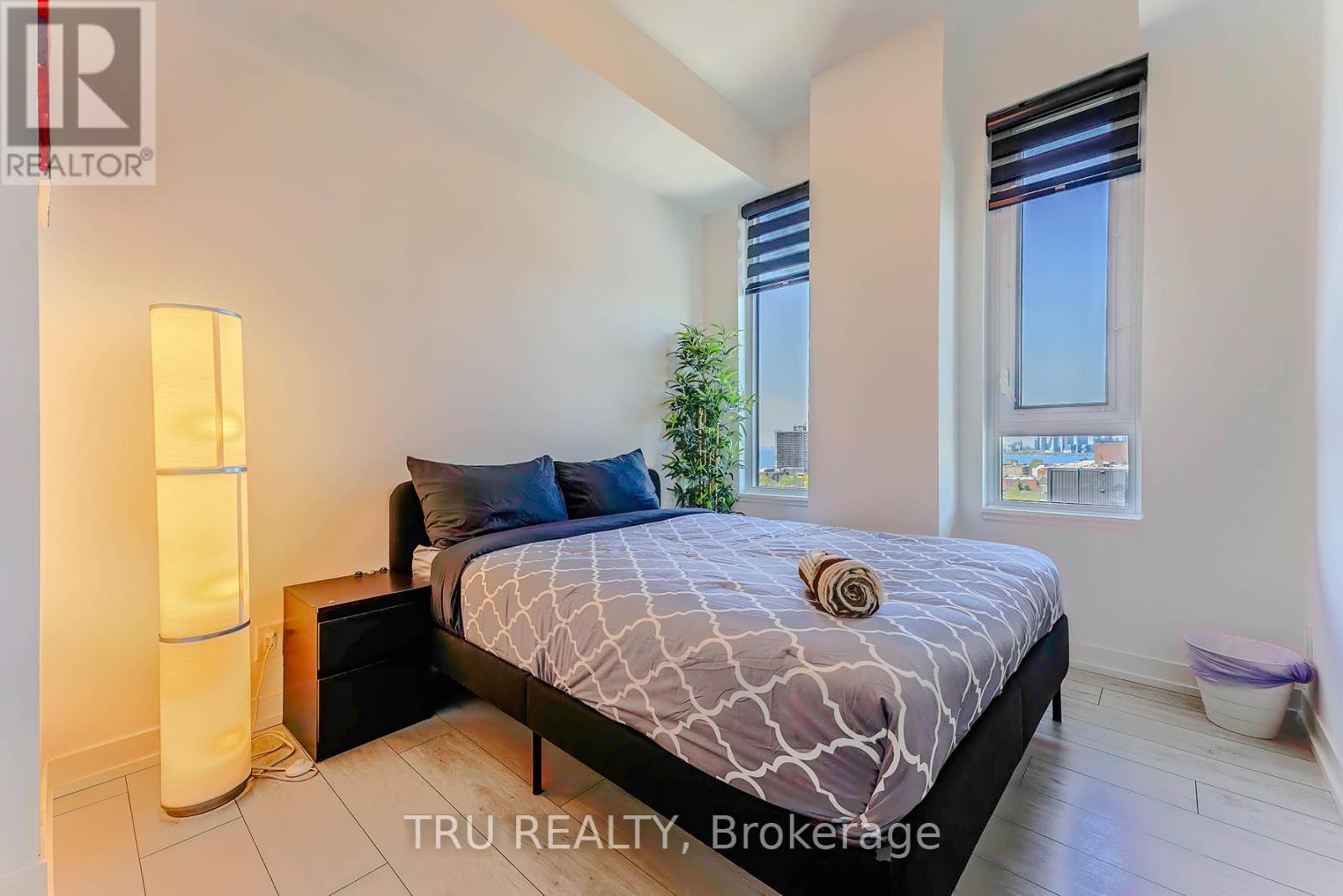 Photo 18 of Lph 12 270 Dufferin Street, Toronto ON