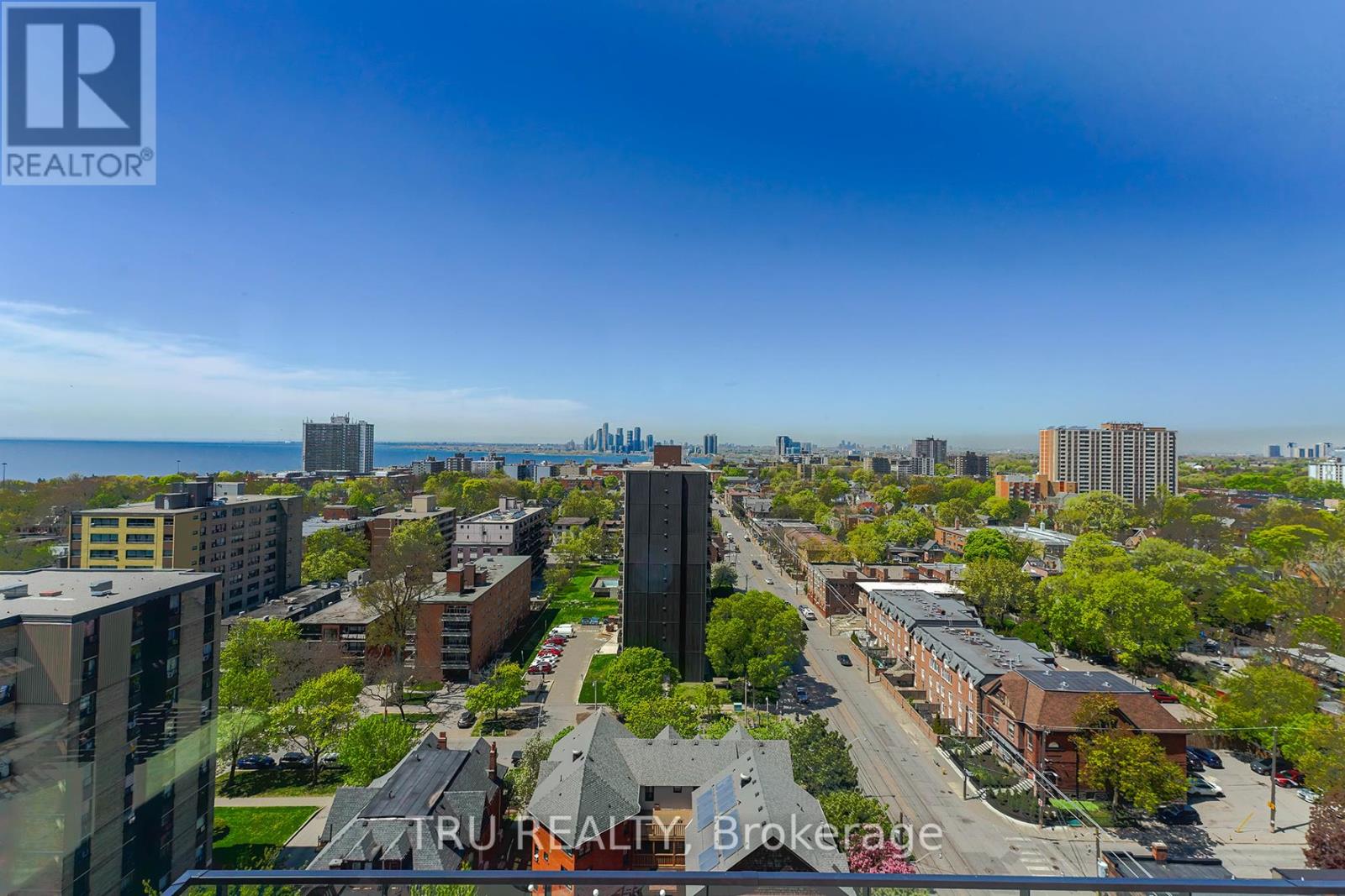 Photo 25 of Lph 12 270 Dufferin Street, Toronto ON