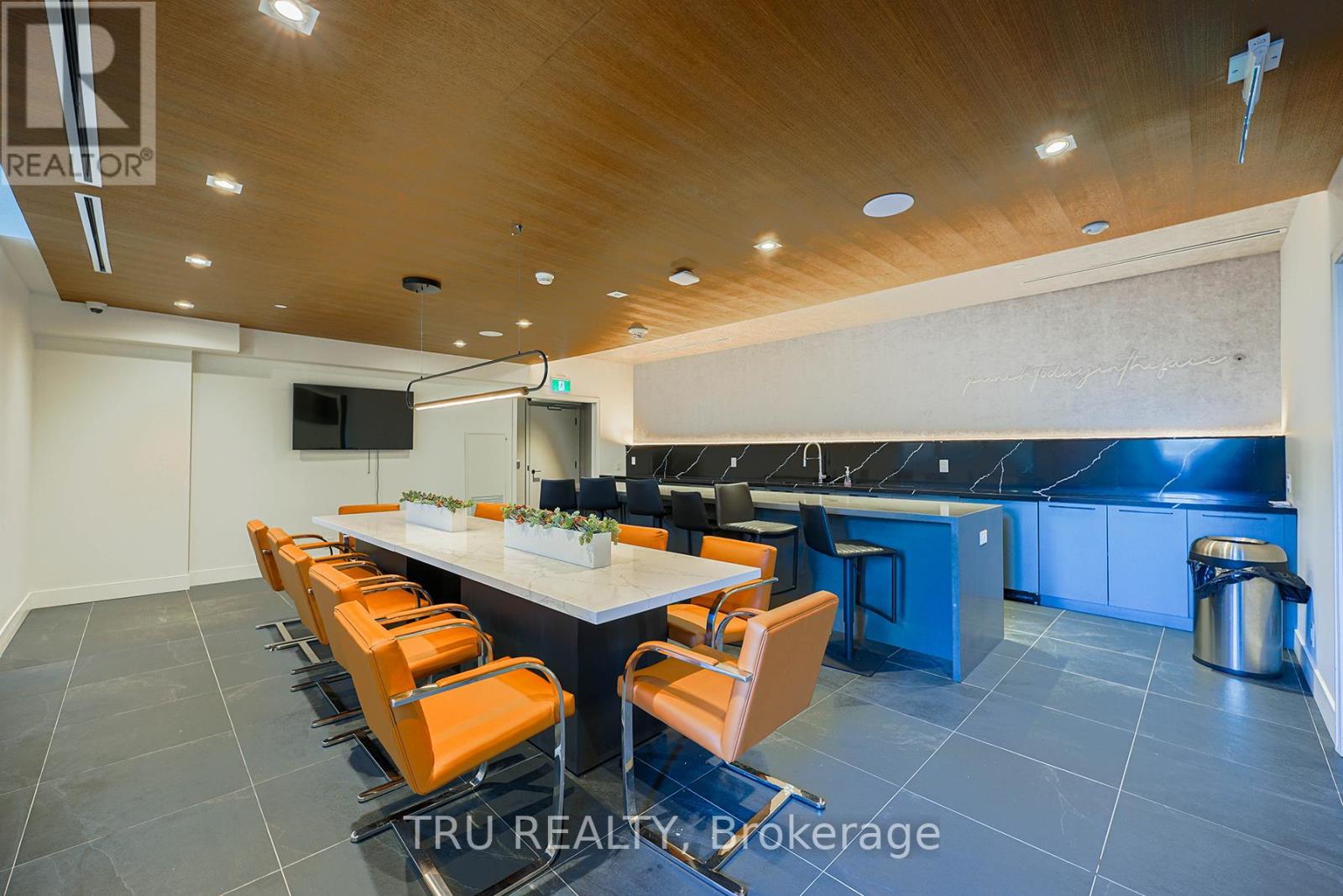 Photo 28 of Lph 12 270 Dufferin Street, Toronto ON