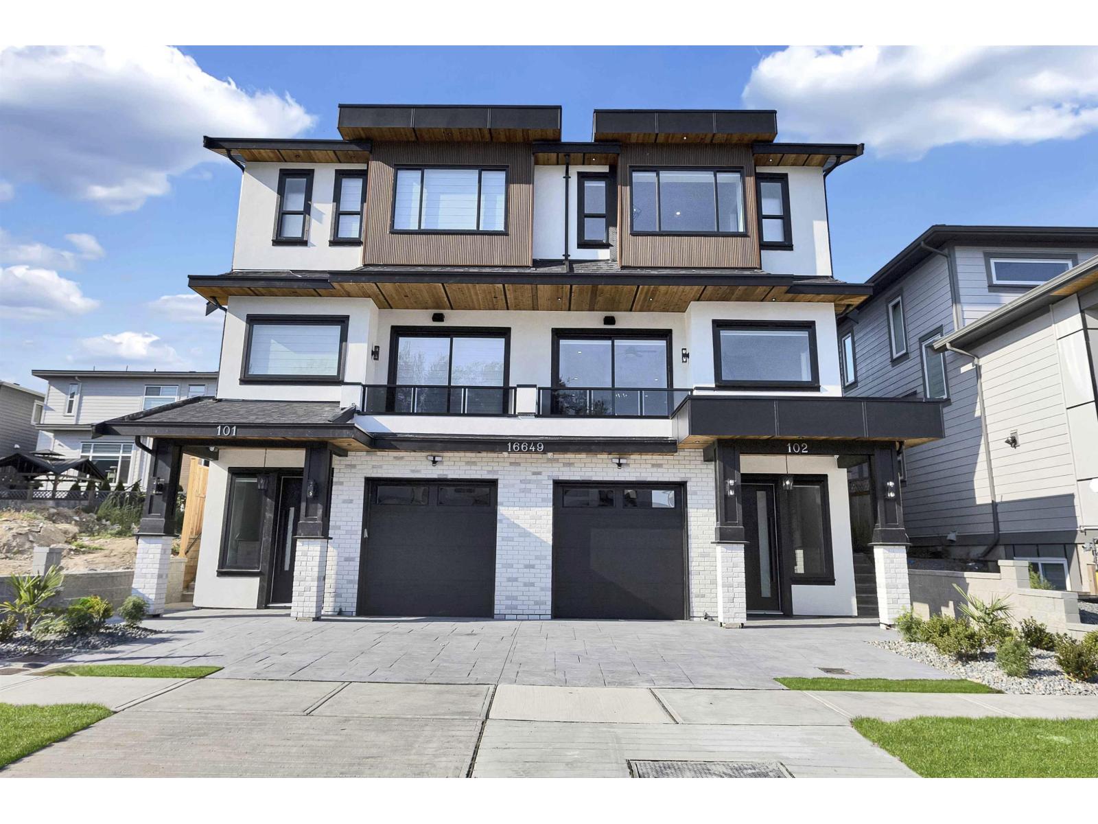 Photo 1 of 102 16649 18 A Avenue, Surrey BC