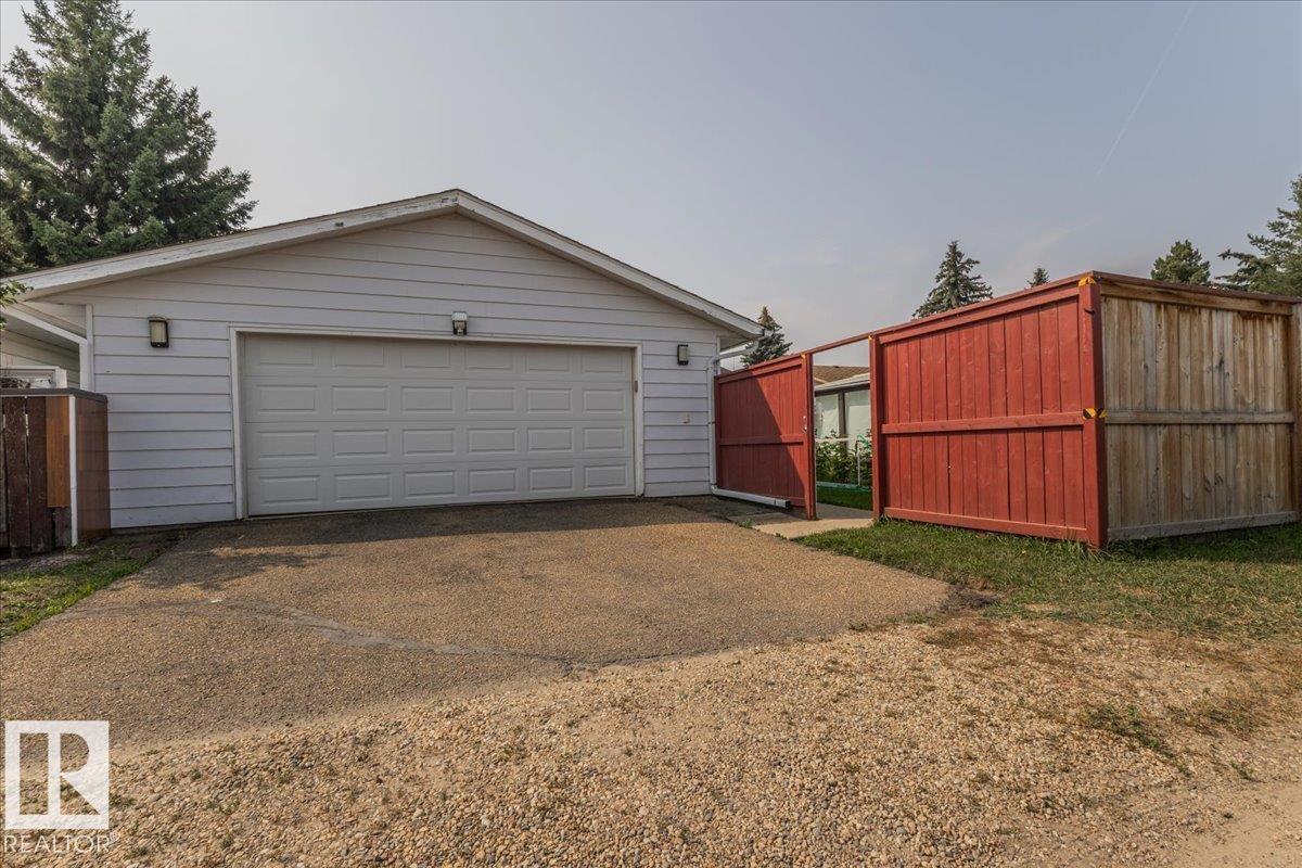 Photo 36 of 103 Pine Dr, Wetaskiwin AB