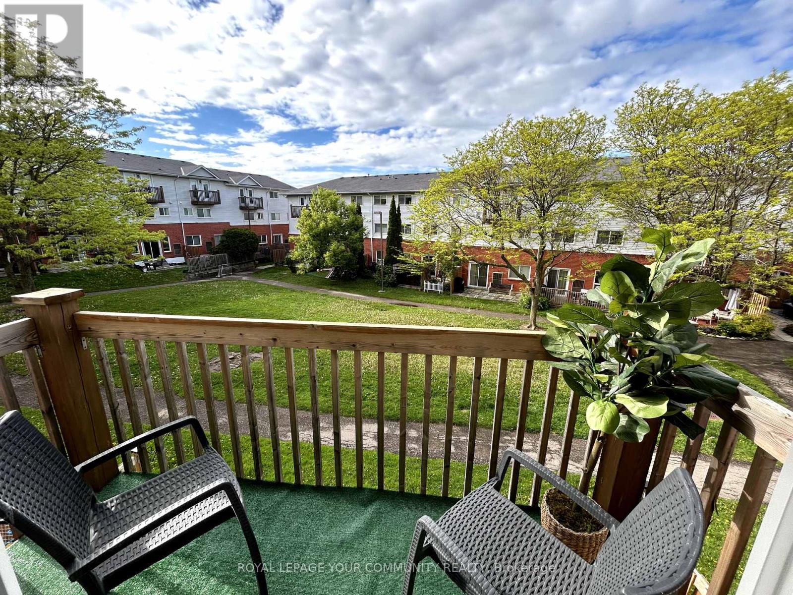 Photo 14 of 37 39 Wylie Circle, Halton Hills ON