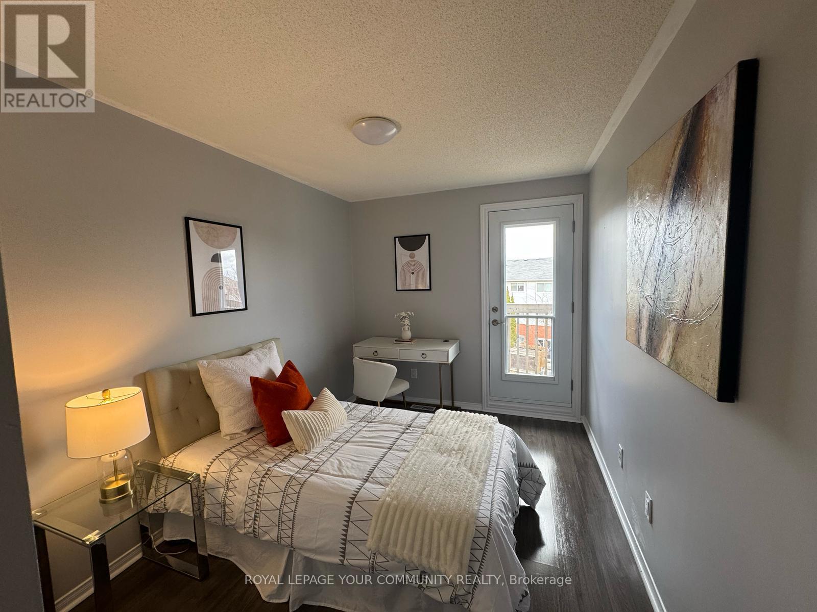 Photo 10 of 37 39 Wylie Circle, Halton Hills ON