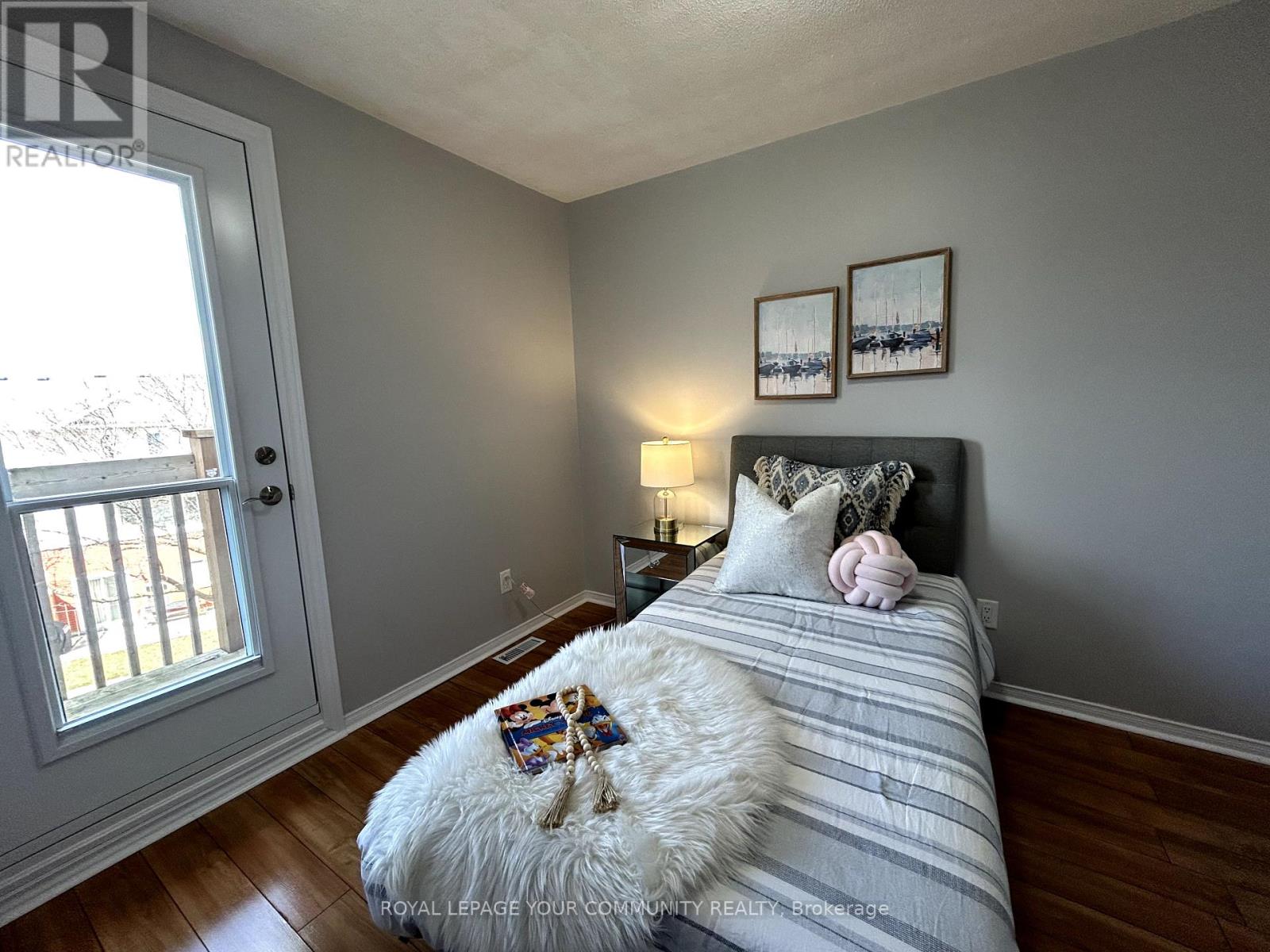 Photo 9 of 37 39 Wylie Circle, Halton Hills ON
