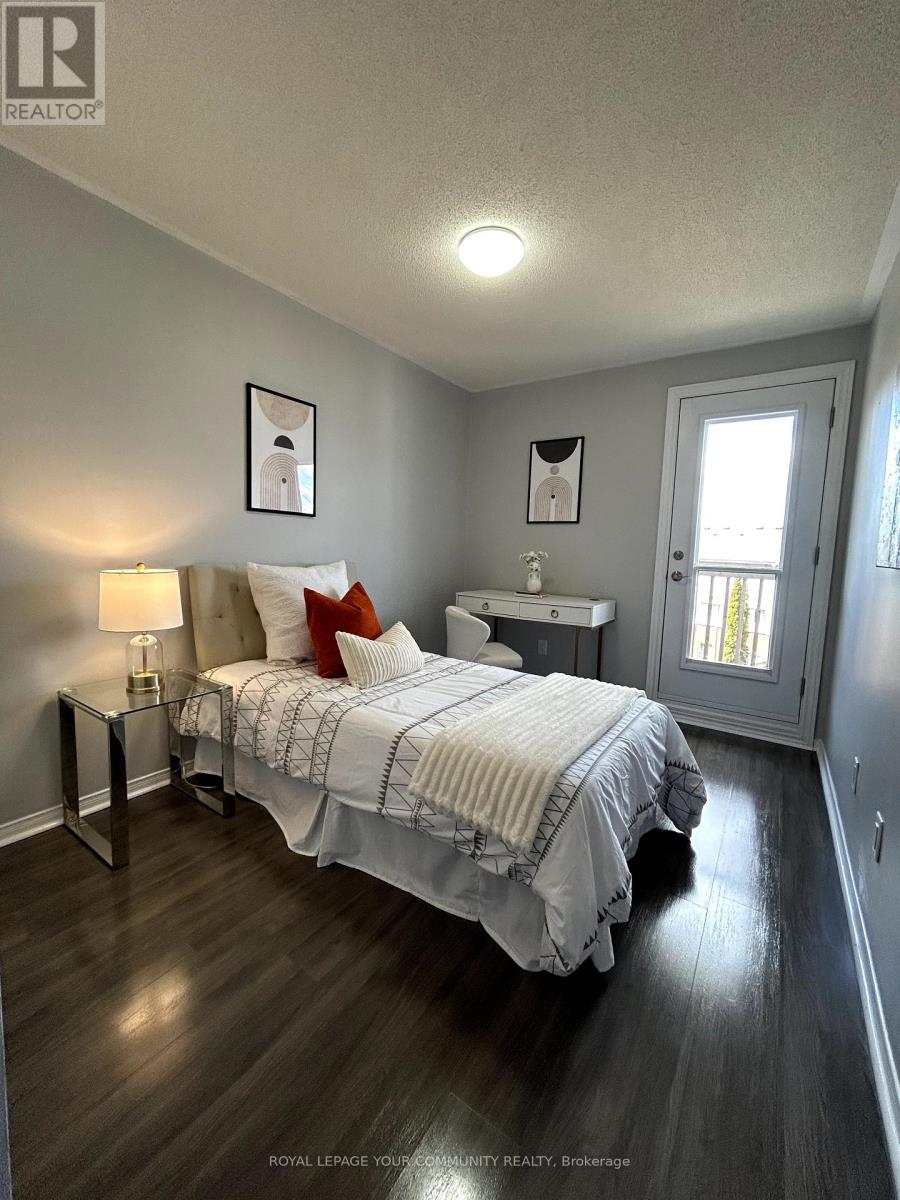 Photo 11 of 37 39 Wylie Circle, Halton Hills ON