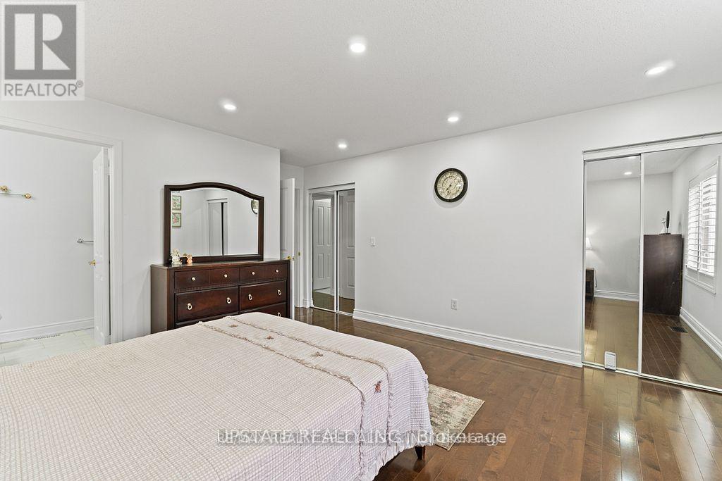 Photo 29 of 104 Treeline Boulevard, Brampton ON