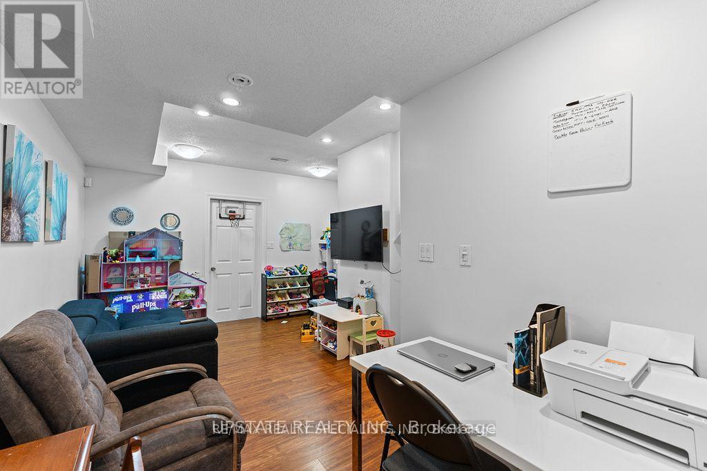 Photo 39 of 104 Treeline Boulevard, Brampton ON
