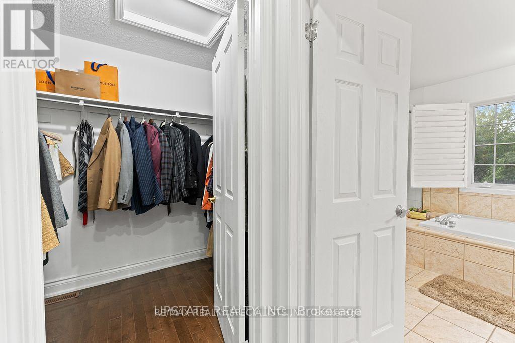 Photo 25 of 104 Treeline Boulevard, Brampton ON