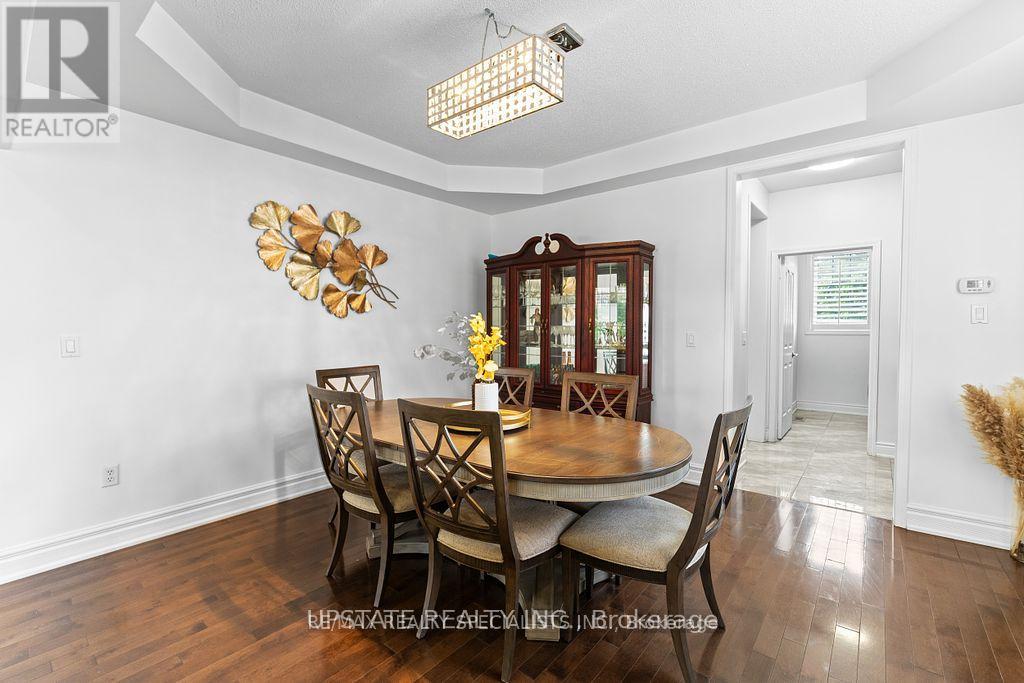 Photo 9 of 104 Treeline Boulevard, Brampton ON