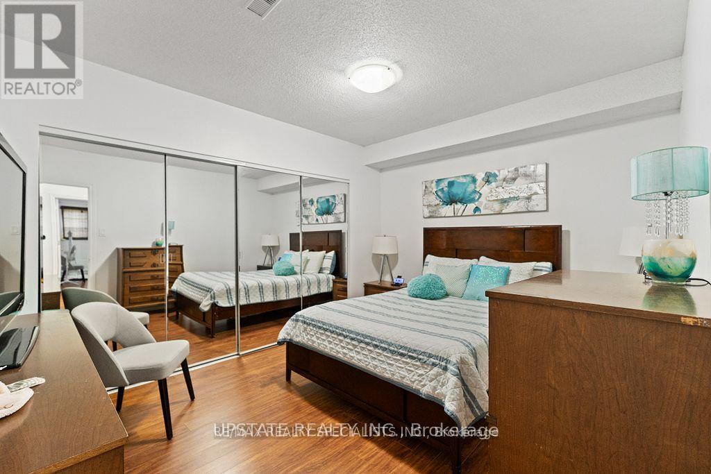 Photo 40 of 104 Treeline Boulevard, Brampton ON