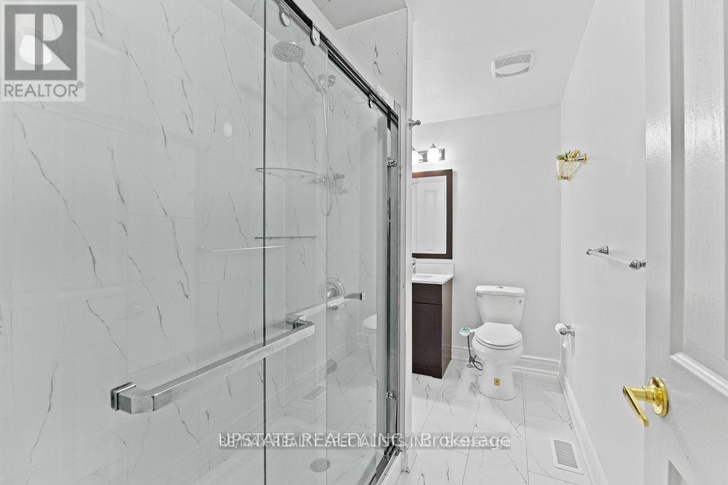 Photo 31 of 104 Treeline Boulevard, Brampton ON