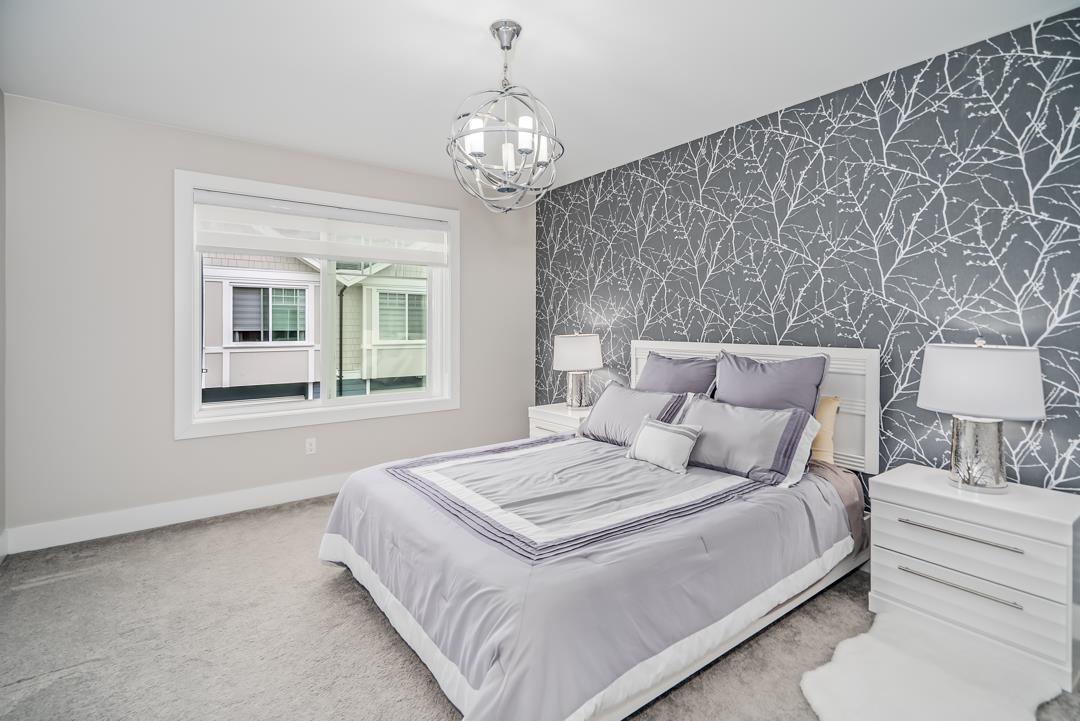 Photo 9 of 11 19501 74 Avenue, Surrey BC