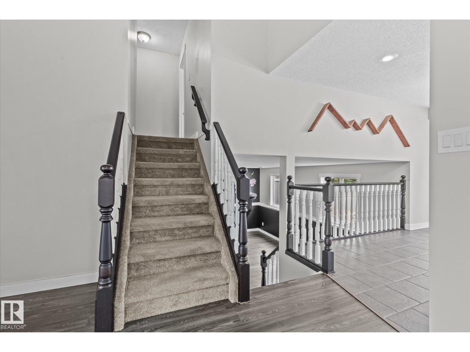 Photo 21 of 79 Woodside Cr, Spruce Grove AB