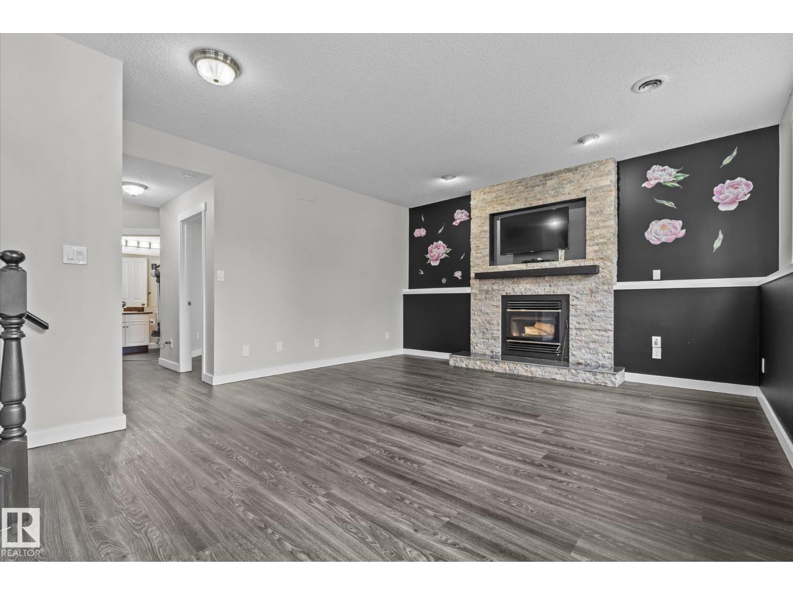Photo 23 of 79 Woodside Cr, Spruce Grove AB