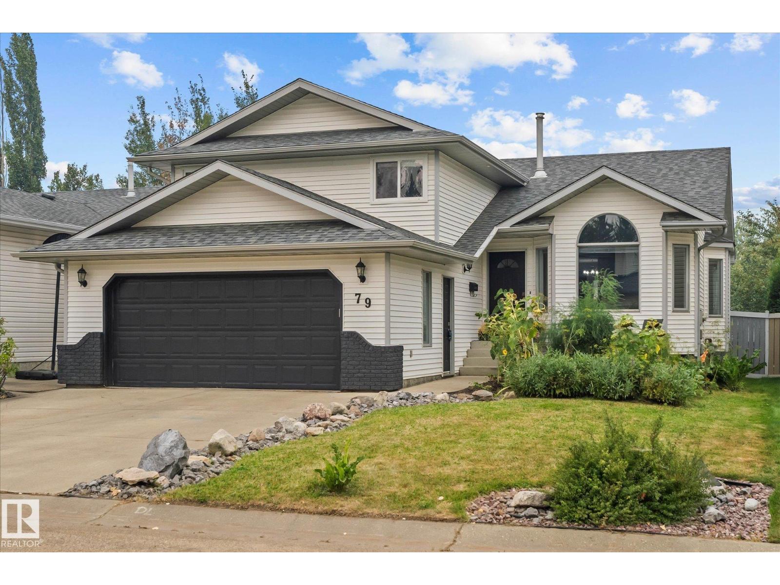 Photo 2 of 79 Woodside Cr, Spruce Grove AB