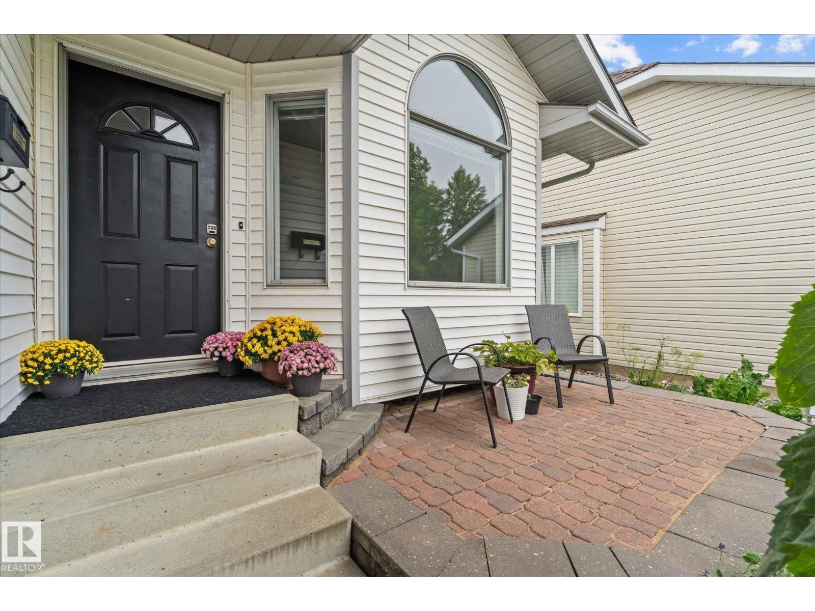 Photo 3 of 79 Woodside Cr, Spruce Grove AB