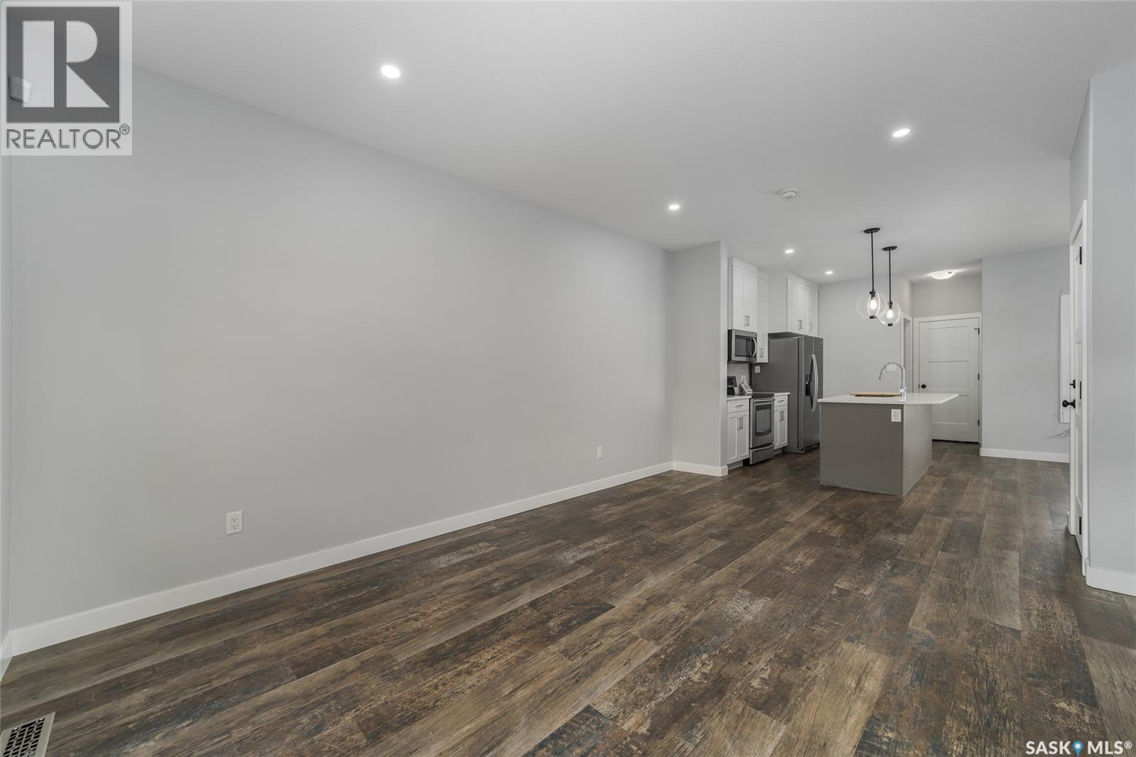 Photo 10 of 5140 E Simard Avenue, Regina SK
