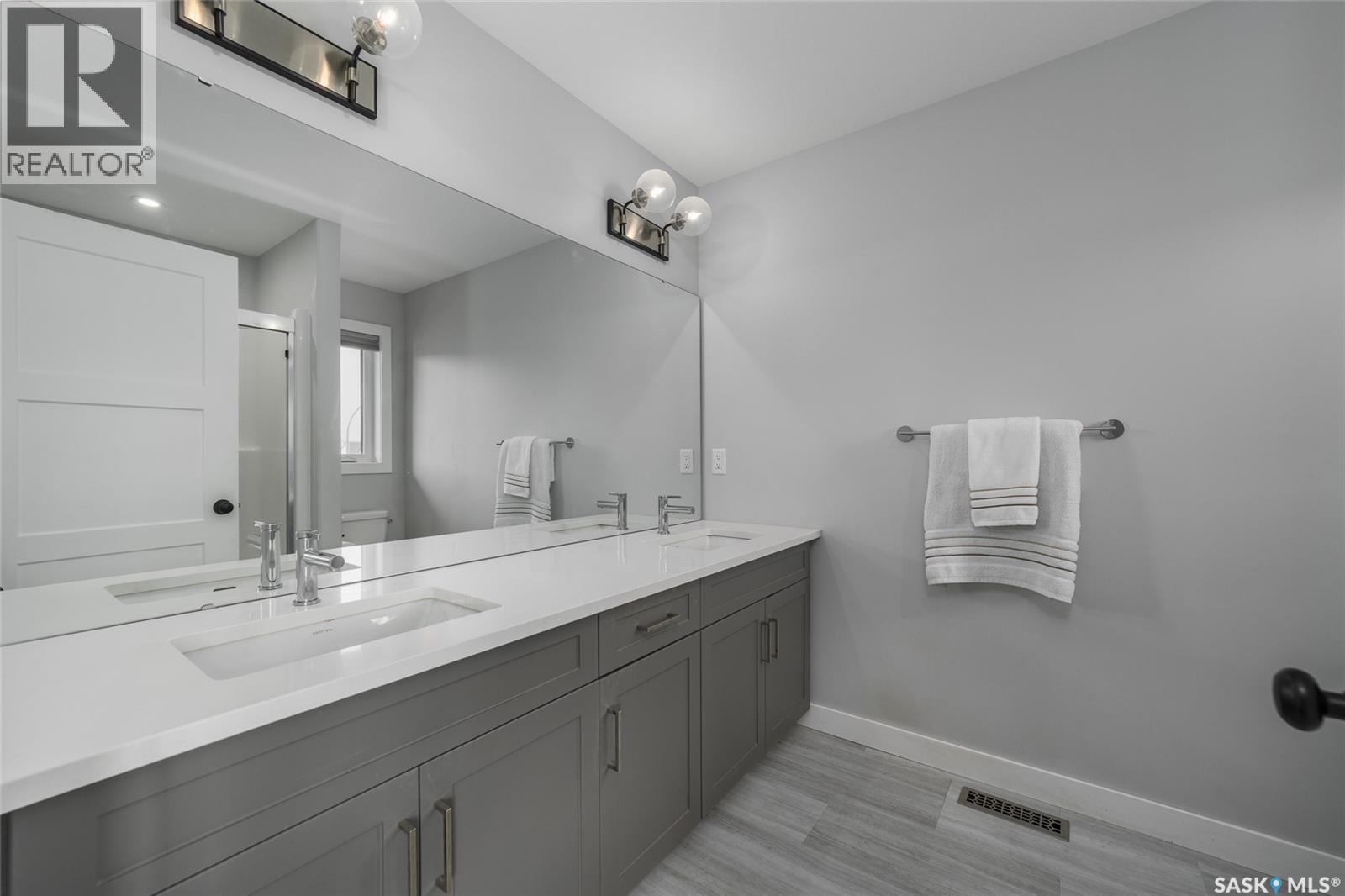 Photo 14 of 5140 E Simard Avenue, Regina SK