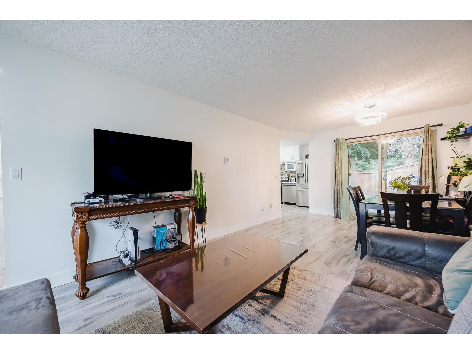 Photo 9 of 14 3075 Trethewey Street, Abbotsford BC